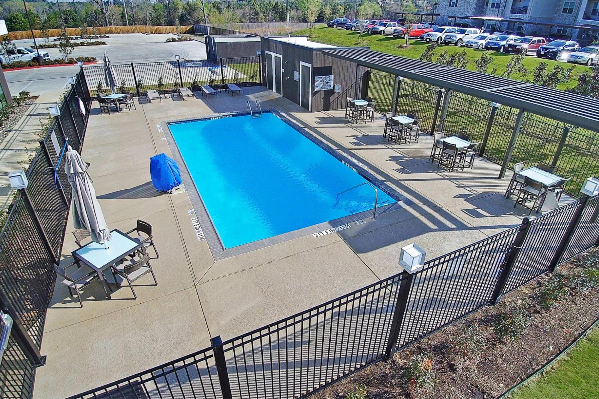 Courtyard By Marriott Longview North Hotel Exterior photo